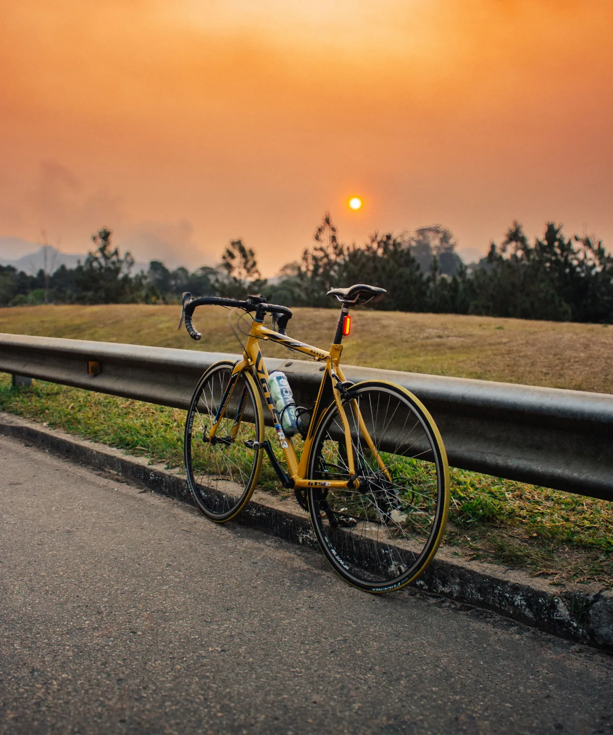 Bike — Road or mountain bike, side view